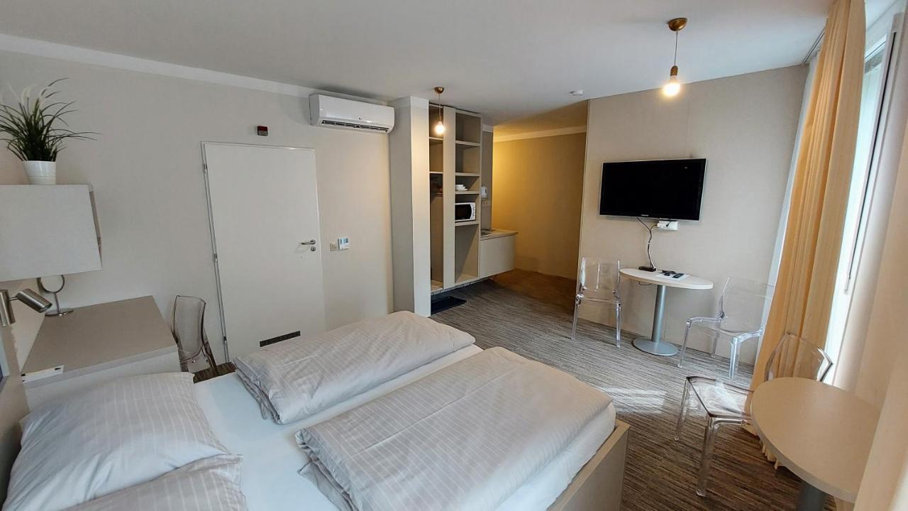 אולומוץ Smarthotel Nezvalova Archa מראה חיצוני תמונה